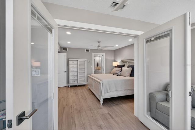 1080 W PEPPERTREE LANE 305A, Sarasota, FL 34242