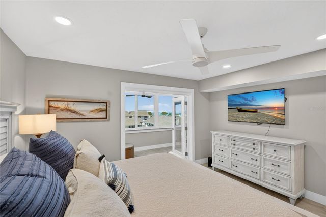 1080 W PEPPERTREE LANE 305A, Sarasota, FL 34242