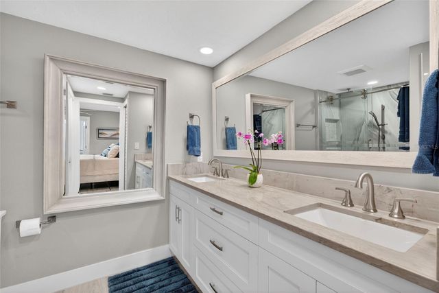 1080 W PEPPERTREE LANE 305A, Sarasota, FL 34242