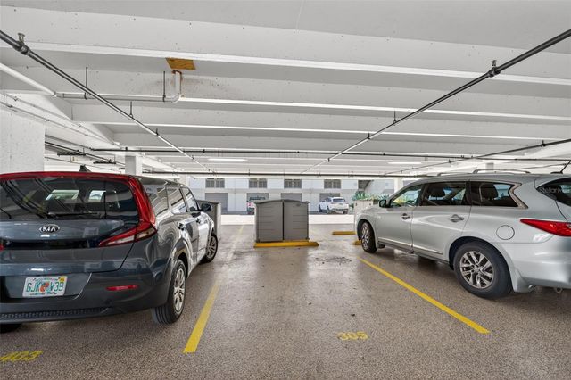 1080 W PEPPERTREE LANE 305A, Sarasota, FL 34242