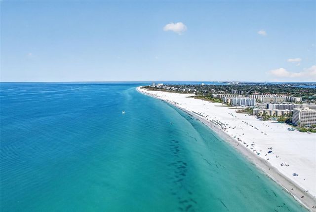 1080 W PEPPERTREE LANE 305A, Sarasota, FL 34242