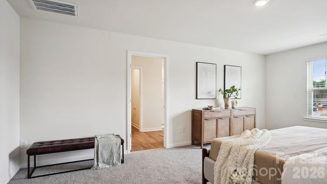 627 Country Oak Drive, Asheville, NC 28804