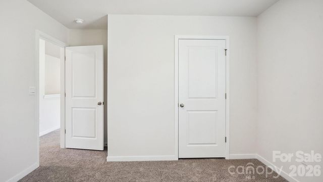 627 Country Oak Drive, Asheville, NC 28804