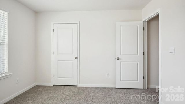627 Country Oak Drive, Asheville, NC 28804