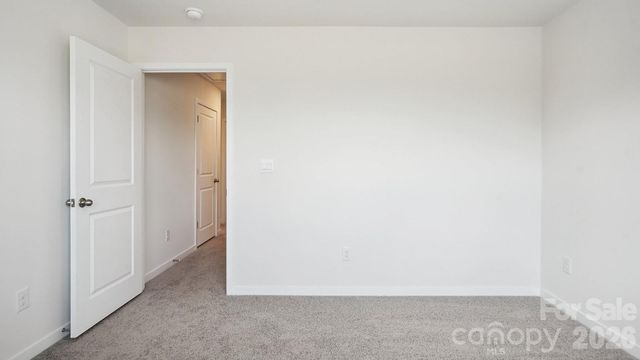 627 Country Oak Drive, Asheville, NC 28804