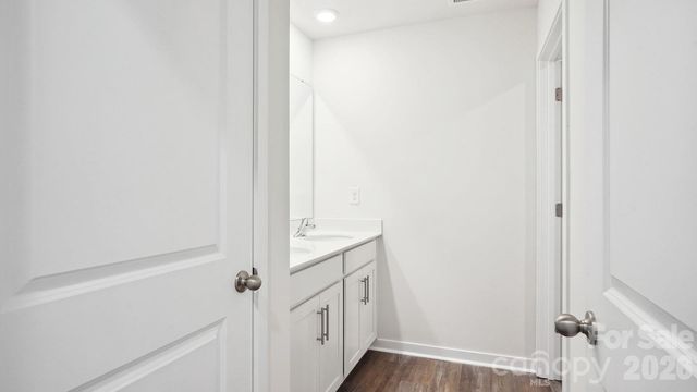 627 Country Oak Drive, Asheville, NC 28804
