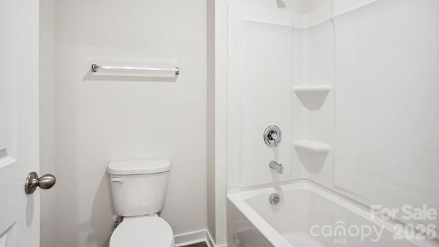 627 Country Oak Drive, Asheville, NC 28804