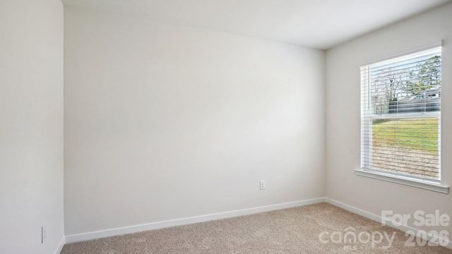 627 Country Oak Drive, Asheville, NC 28804