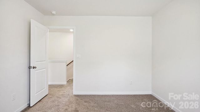 627 Country Oak Drive, Asheville, NC 28804