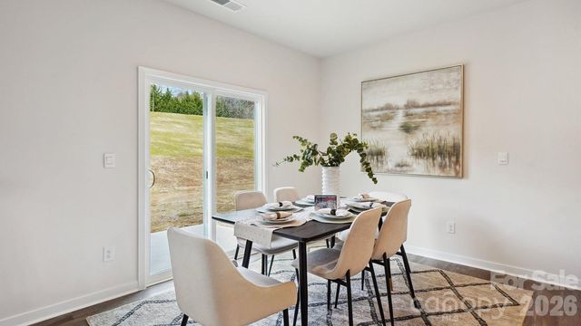 627 Country Oak Drive, Asheville, NC 28804
