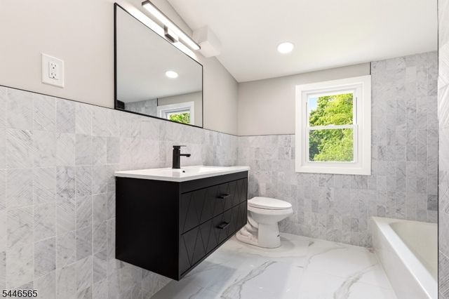 808 Tompkins Ave, South Plainfield Boro, NJ 07080