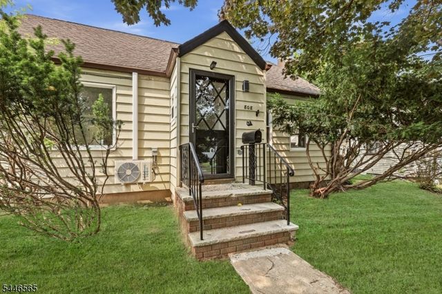 808 Tompkins Ave, South Plainfield Boro, NJ 07080