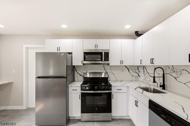 808 Tompkins Ave, South Plainfield Boro, NJ 07080