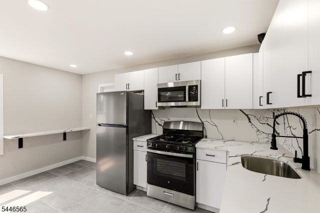 808 Tompkins Ave, South Plainfield Boro, NJ 07080