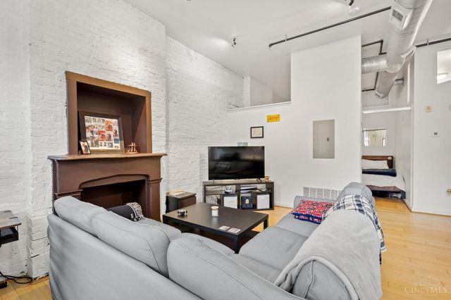 1202 Main Street, Cincinnati, OH 45202