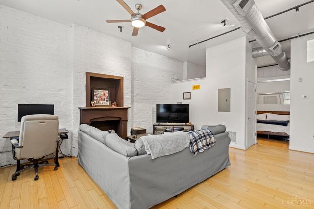 1202 Main Street, Cincinnati, OH 45202