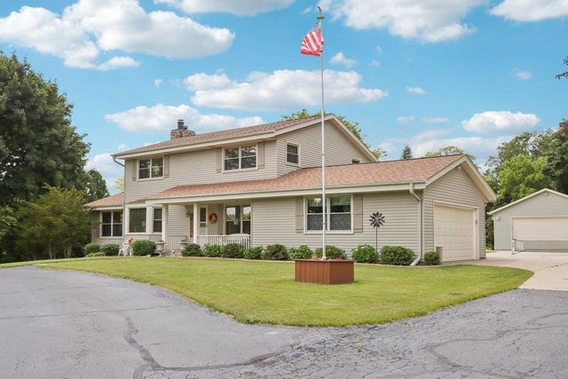 3335 S Ann Louise DRIVE, New Berlin, WI 53146