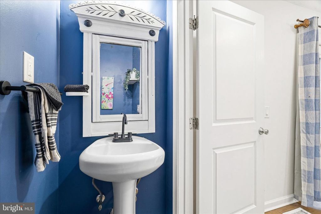 Image 13 of property listing at 4520 MOUNTVILLE RD, Frederick, MD 21703