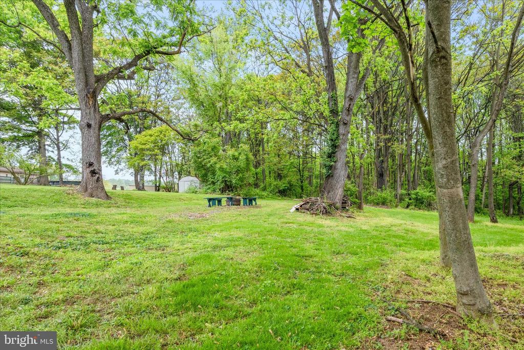 Image 36 of property listing at 4520 MOUNTVILLE RD, Frederick, MD 21703