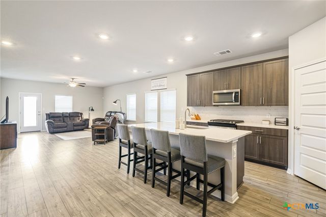 10310 Mager Lane, Hutto, TX 78634