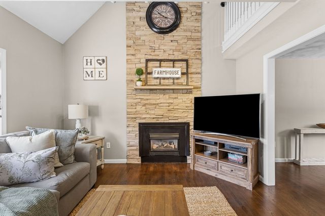 10 Seneca Ln, Wilmington, MA 01887