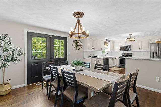 10 Seneca Ln, Wilmington, MA 01887