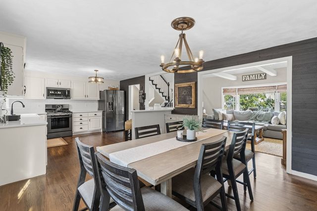 10 Seneca Ln, Wilmington, MA 01887