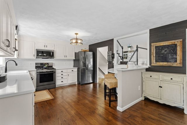 10 Seneca Ln, Wilmington, MA 01887
