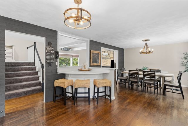10 Seneca Ln, Wilmington, MA 01887