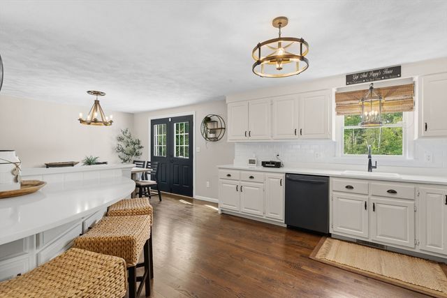 10 Seneca Ln, Wilmington, MA 01887