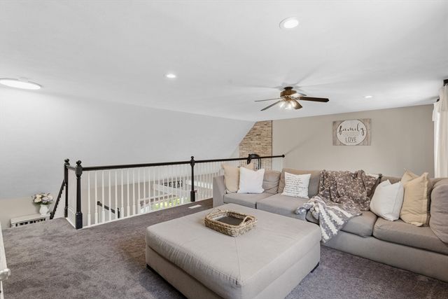 10 Seneca Ln, Wilmington, MA 01887