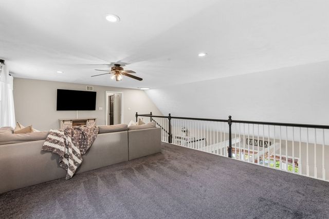 10 Seneca Ln, Wilmington, MA 01887