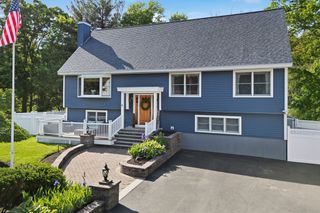 10 Seneca Ln, Wilmington, MA 01887