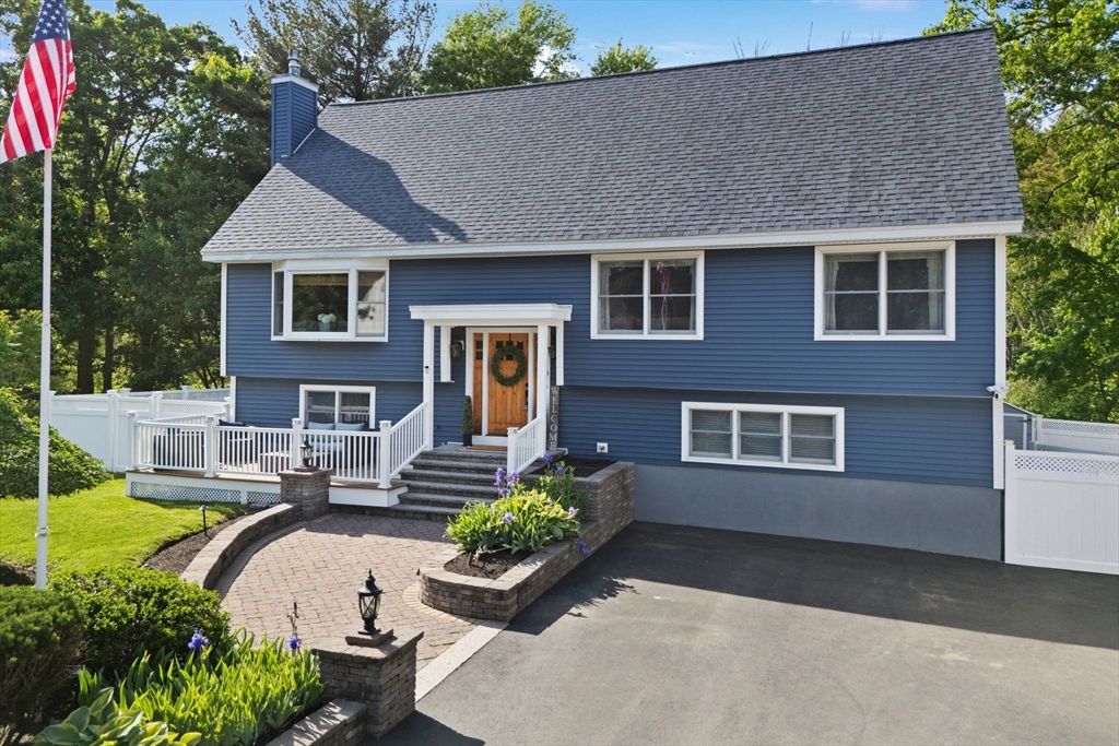 10 Seneca Ln, Wilmington, MA 01887