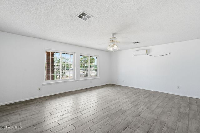9978 AGENA Lane, El Paso, TX 79924