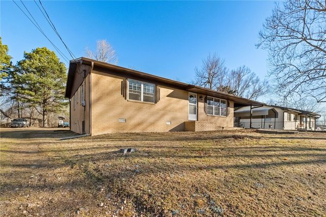 226 Cardin Road, Pea Ridge, AR 72751