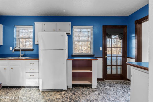 8405 Jan Way, Louisville, KY 40219