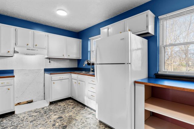 8405 Jan Way, Louisville, KY 40219