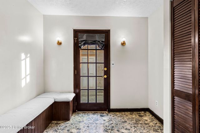 8405 Jan Way, Louisville, KY 40219