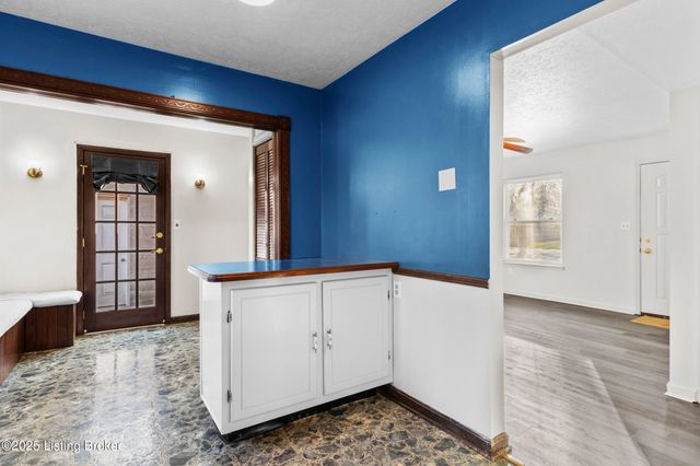 8405 Jan Way, Louisville, KY 40219