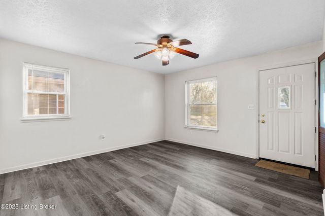 8405 Jan Way, Louisville, KY 40219