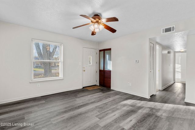 8405 Jan Way, Louisville, KY 40219