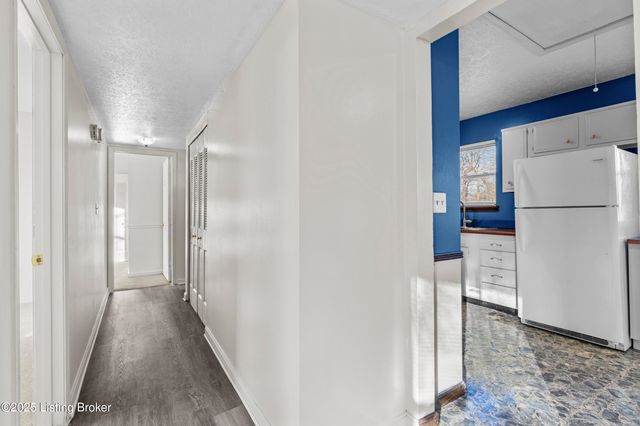 8405 Jan Way, Louisville, KY 40219