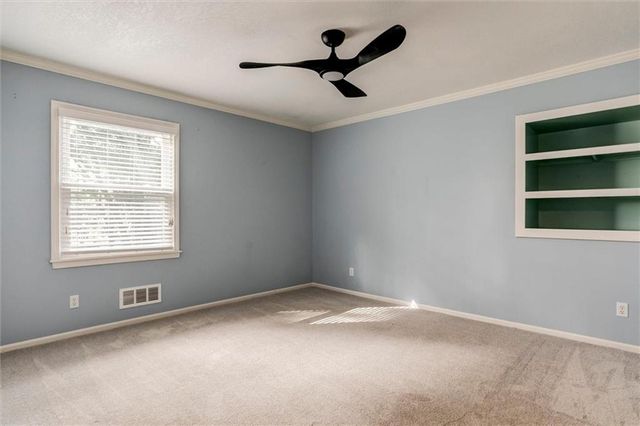 15915 Riggs Road, Stilwell, KS 66085
