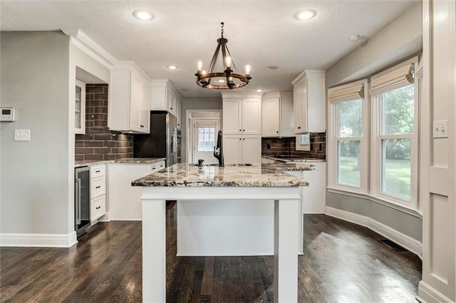 15915 Riggs Road, Stilwell, KS 66085