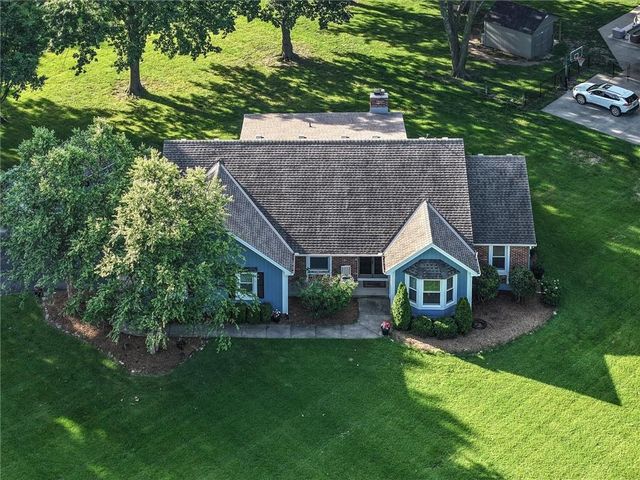 15915 Riggs Road, Stilwell, KS 66085