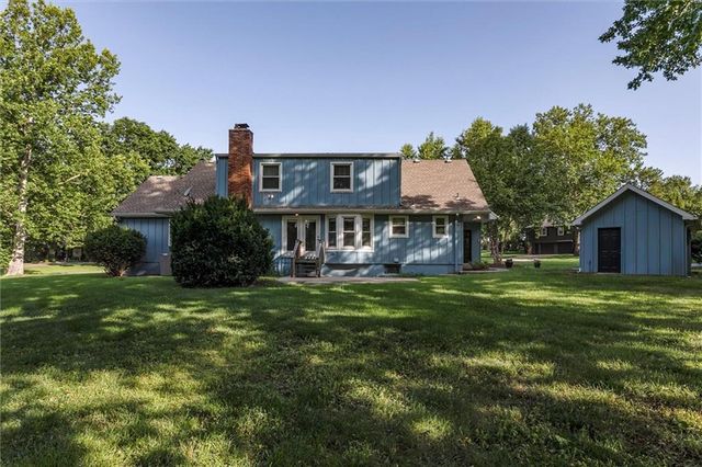 15915 Riggs Road, Stilwell, KS 66085