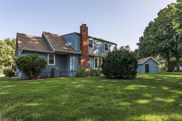 15915 Riggs Road, Stilwell, KS 66085