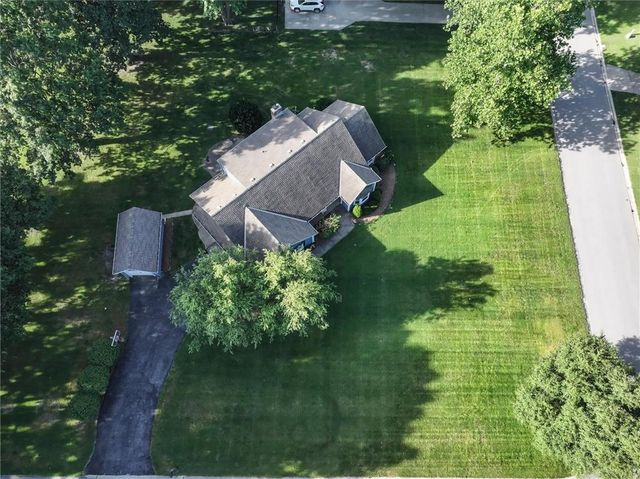 15915 Riggs Road, Stilwell, KS 66085