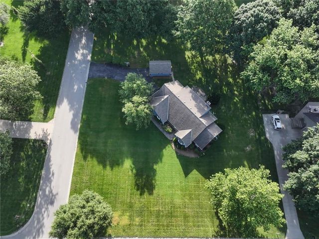 15915 Riggs Road, Stilwell, KS 66085